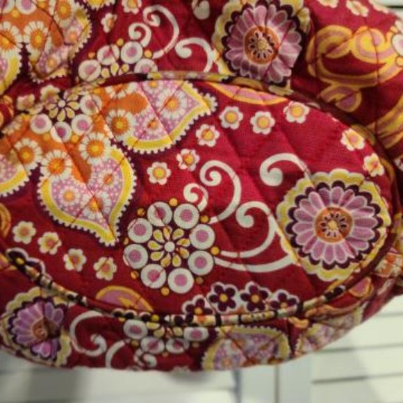 Vera Bradley medium purse with 2 front angled & 4 inside pockets - Picture 2 of 6